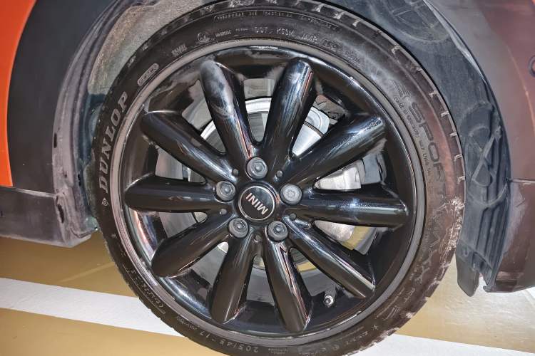 Used MINI 2019 1.5T COOPER Artist Right Front Wheel Hub