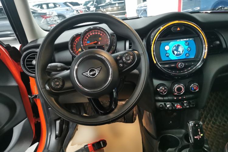 Used MINI 2019 1.5T ONE PLUS Five-Door Edition Steering Wheel