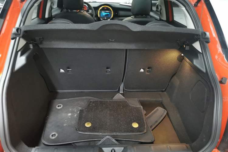 Used MINI 2019 1.5T ONE PLUS Five-Door Edition Trunk