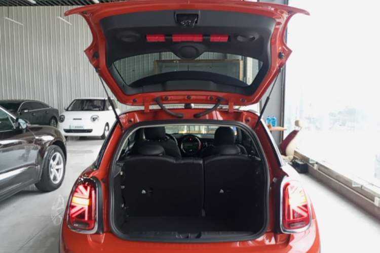 Used MINI 2019 1.5T COOPER Classic Edition Trunk