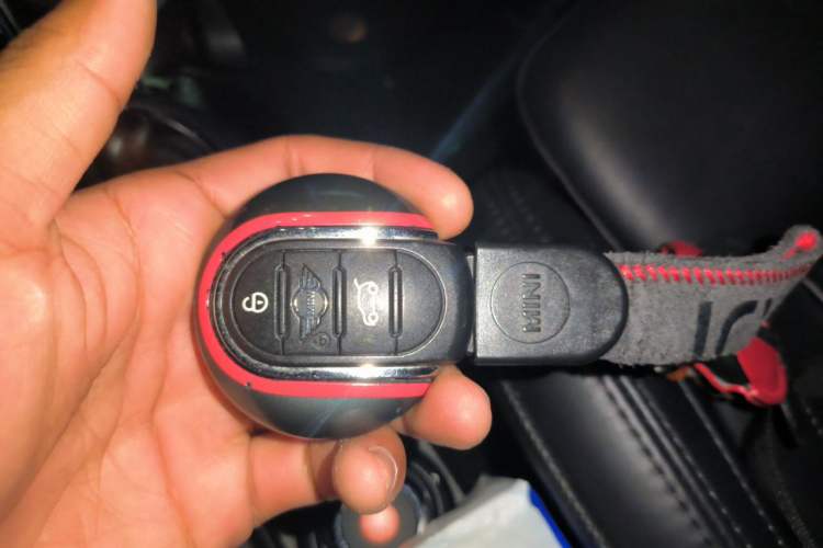 Used MINI 2019 2.0T COOPER S Artist Vehicle Key