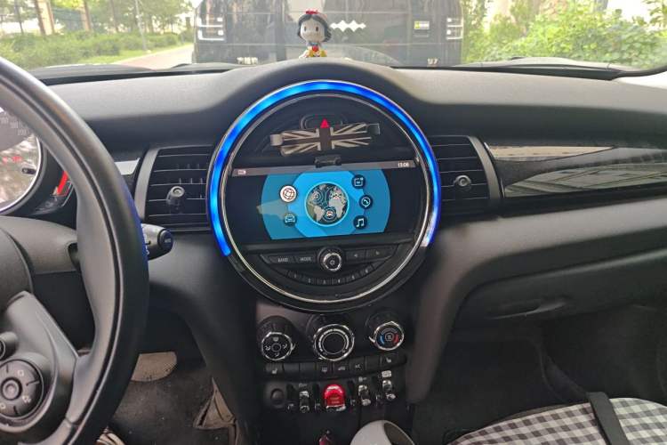 Used MINI 2019 1.5T COOPER Classic Edition Five-Door Version Audio And AC Panel