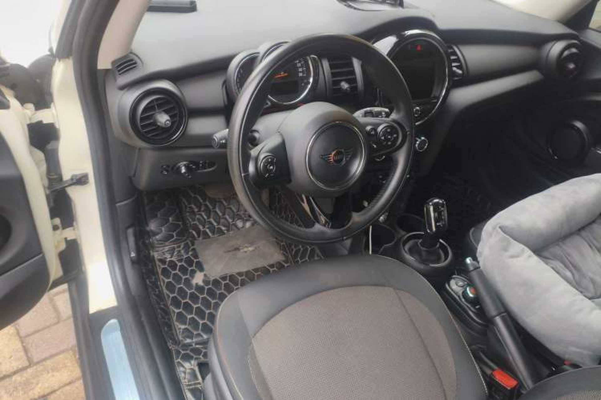 Used MINI 2019 1.5T ONE Center Console