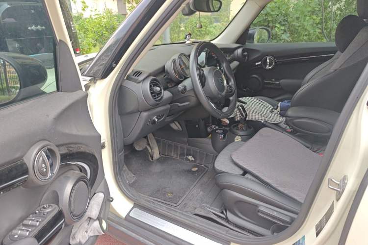 Used MINI 2019 1.5T COOPER Classic Edition Five-Door Version Driver Seat