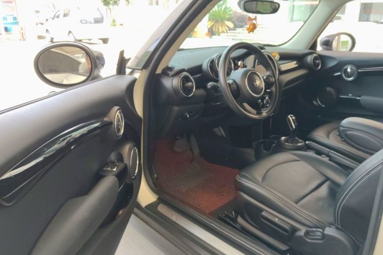 Used MINI 2019 1.5T ONE PLUS Driver Seat