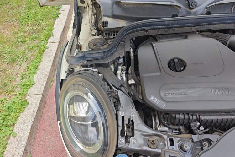 Used MINI 2019 1.5T COOPER Classic Edition Five-Door Version Engine Bay Right