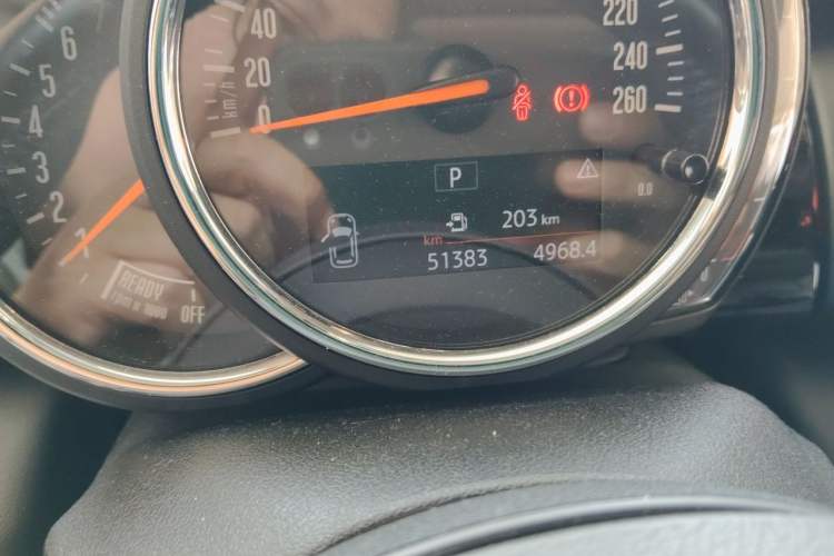 Used MINI 2019 1.5T ONE PLUS Odometer Close Up