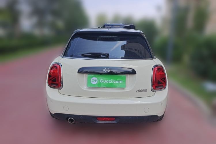 Used MINI 2019 1.5T COOPER Classic Edition Five-Door Version Rear