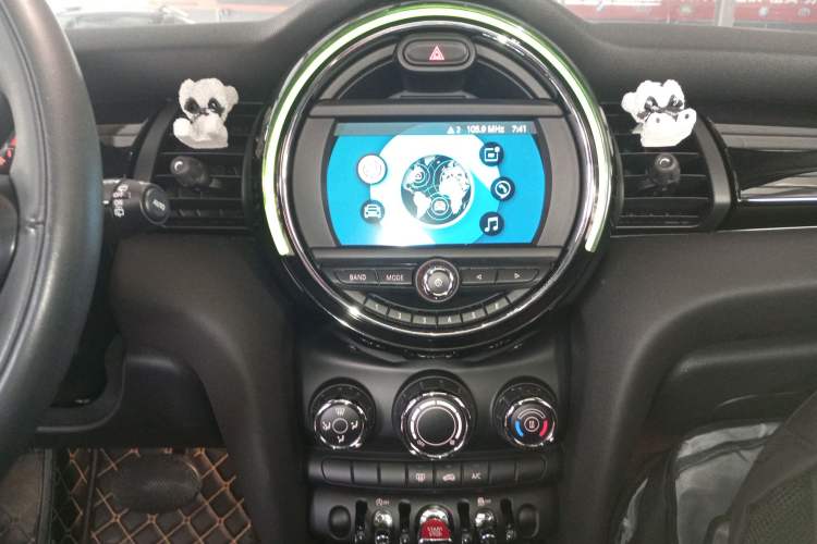 Used MINI 2019 1.5T ONE PLUS Five-Door Edition Audio And AC Panel