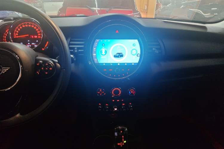 Used MINI 2019 1.5T ONE Five-Door Edition Audio And AC Panel