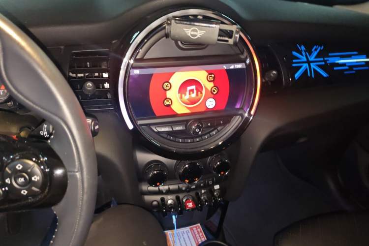 Used MINI 2019 1.5T COOPER Artist Five-Door Edition Audio And AC Panel