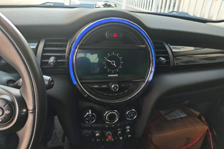 Used MINI 2019 1.5T COOPER Classic Edition Five-Door Version Audio And AC Panel