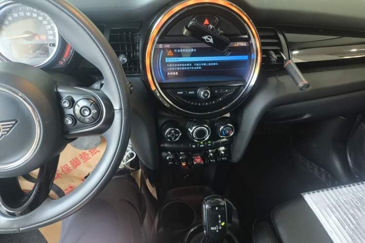 Used MINI 2019 1.5T COOPER Classic Edition Five-Door Version Audio And AC Panel