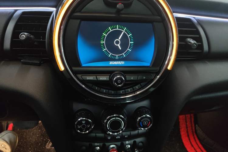 Used MINI 2019 1.5T ONE Five-Door Edition Audio And AC Panel