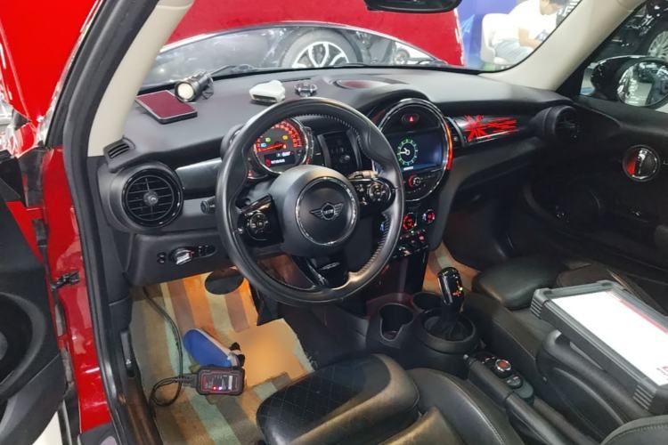 Used MINI 2019 1.5T COOPER Artist Center Console
