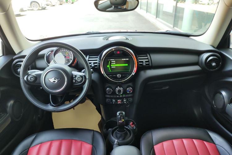 Used MINI 2019 1.5T ONE Center Console