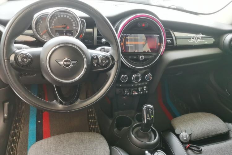 Used MINI 2019 1.5T COOPER Classic Edition Center Console