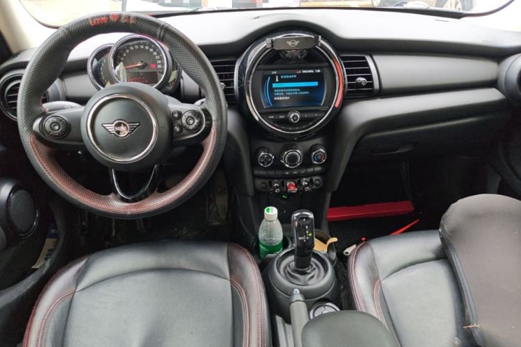 Used MINI 2019 1.5T ONE Five-Door Edition Center Console