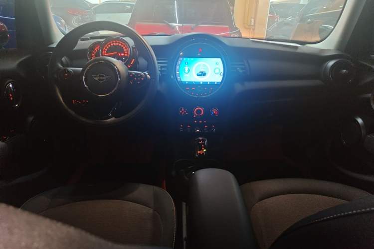 Used MINI 2019 1.5T ONE Five-Door Edition Center Console