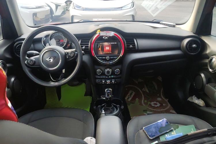 Used MINI 2019 1.5T ONE Five-Door Edition Center Console