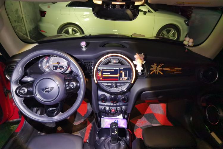 Used MINI 2019 1.5T COOPER Artist Center Console
