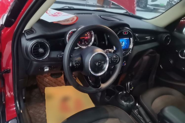 Used MINI 2019 1.5T ONE PLUS Five-Door Edition Center Console