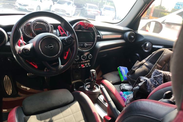 Used MINI 2019 2.0T COOPER S Racing Edition Five-Door Version Center Console