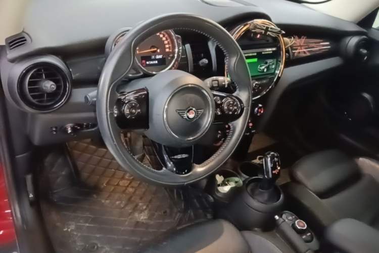 Used MINI 2019 1.5T COOPER Artist Center Console