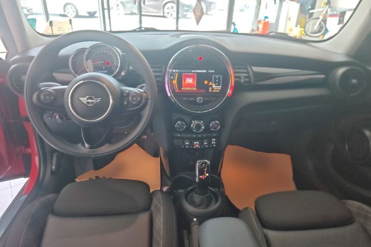 Used MINI 2019 1.5T COOPER Classic Edition Five-Door Version Center Console