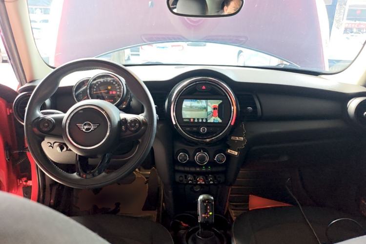 Used MINI 2019 1.5T ONE Five-Door Edition Center Console