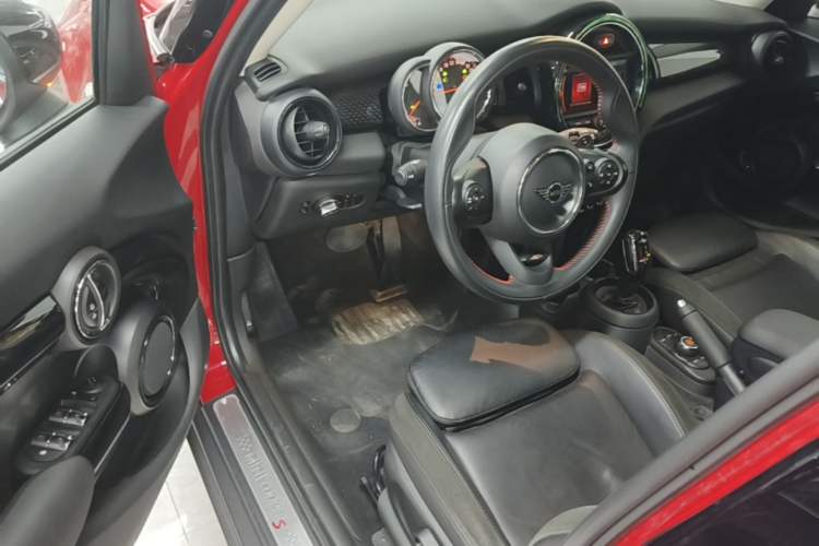 Used MINI 2019 2.0T COOPER S Classic Edition Five-Door Model Driver Seat