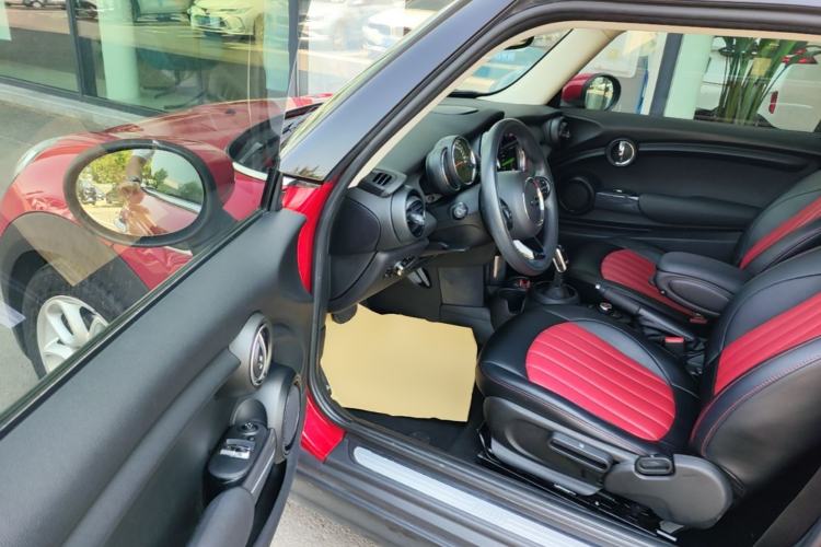 Used MINI 2019 1.5T ONE Driver Seat