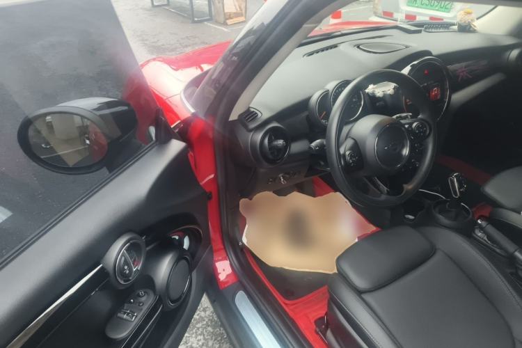 Used MINI 2019 1.5T COOPER Classic Edition Driver Seat