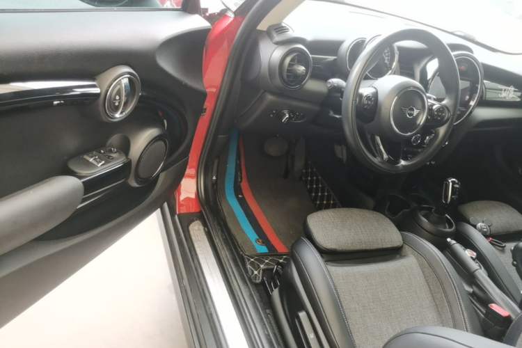 Used MINI 2019 1.5T COOPER Classic Edition Driver Seat