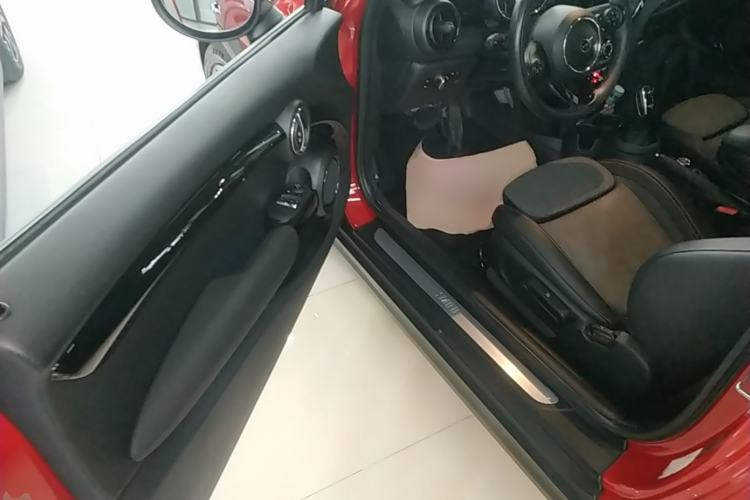 Used MINI 2019 1.5T COOPER Classic Edition Driver Seat