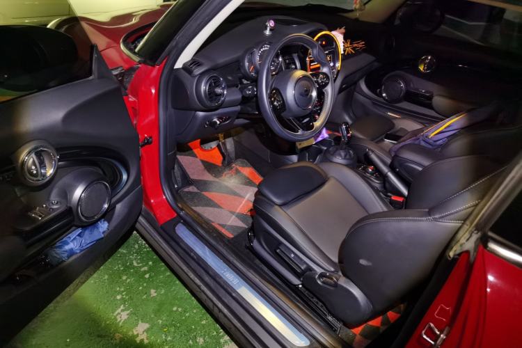 Used MINI 2019 1.5T COOPER Artist Driver Seat