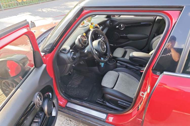 Used MINI 2019 1.5T COOPER Classic Edition Five-Door Version Driver Seat
