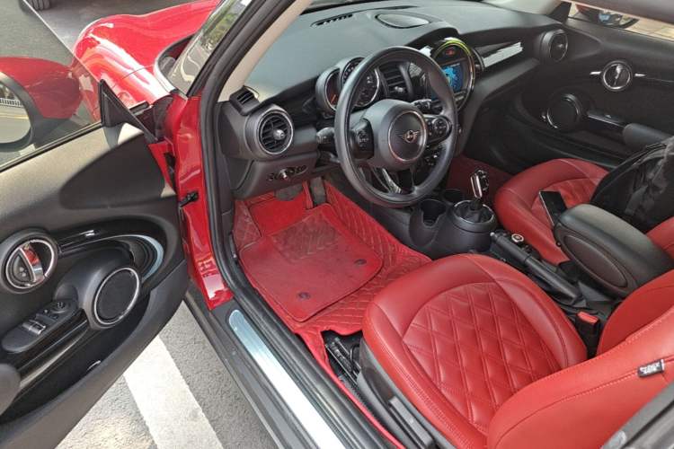 Used MINI 2019 1.5T ONE PLUS Driver Seat