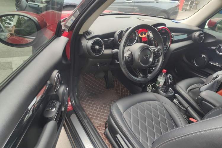 Used MINI 2019 1.5T ONE PLUS Driver Seat