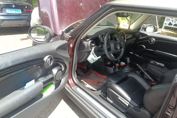 Used MINI 2019 1.5T COOPER Artist Driver Seat