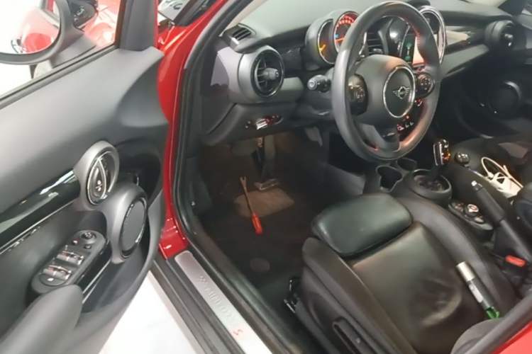 Used MINI 2019 2.0T COOPER S Classic Edition Five-Door Model Driver Seat