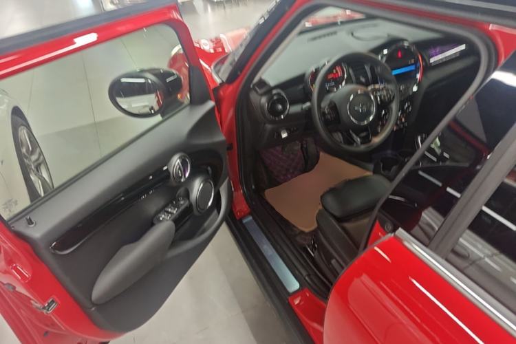 Used MINI 2019 1.5T COOPER Artist Five-Door Edition Driver Seat