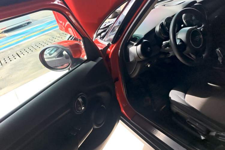 Used MINI 2019 1.5T ONE Five-Door Edition Driver Seat