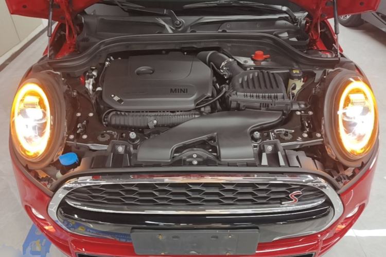 Used MINI 2019 2.0T COOPER S Classic Edition Five-Door Model Engine Bay