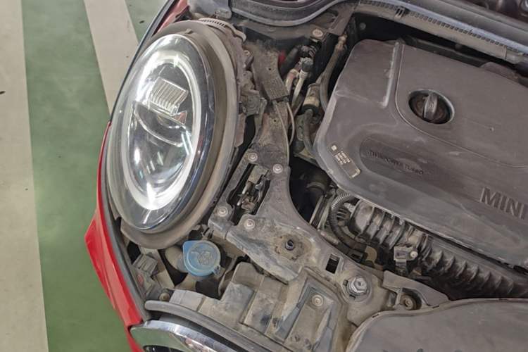 Used MINI 2019 1.5T COOPER Racing Edition Five-Door Model Engine Bay Right