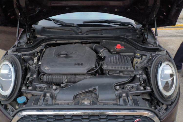 Used MINI  Engine Bay