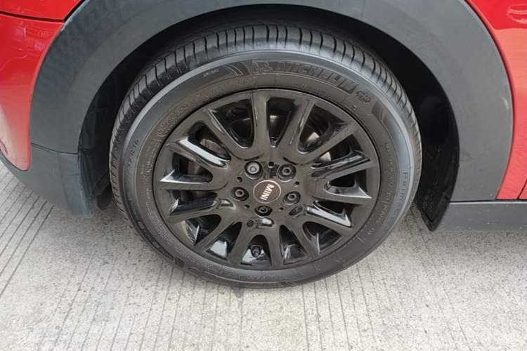 Used MINI 2019 1.5T COOPER Classic Edition Five-Door Version Exterior 4
