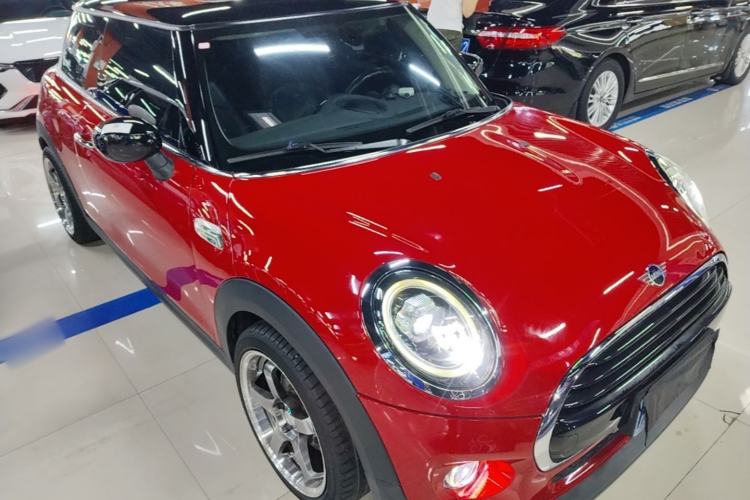 Used MINI 2019 1.5T COOPER Artist Front Right 45 Deg
