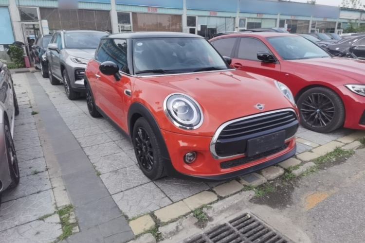 Used MINI 2019 1.5T COOPER Classic Edition Front Right 45 Deg