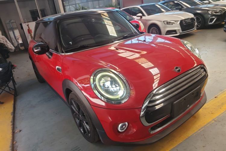 Used MINI 2019 1.5T COOPER Artist Front Right 45 Deg